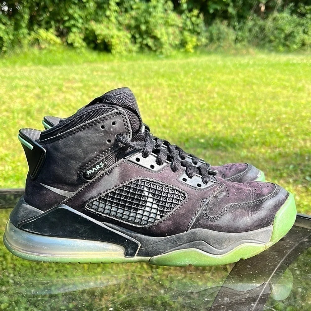 NIKE AIR JORDAN 3 Son of Mars Low Green Glow/Black Sneakers youth size 5